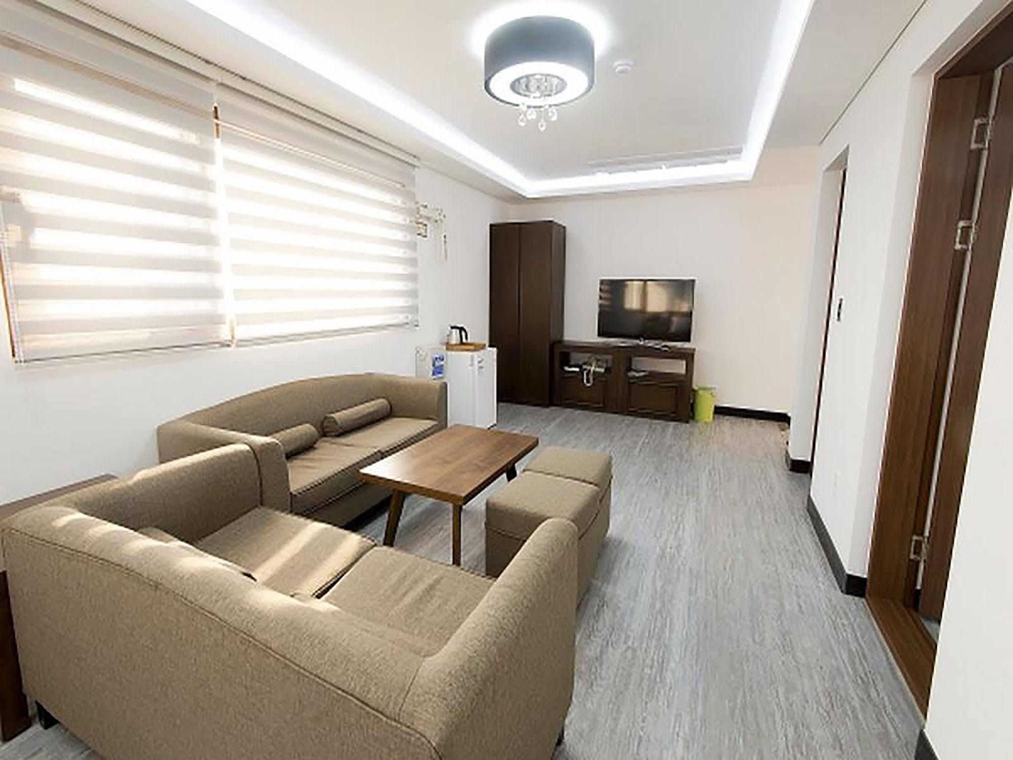 The Seri Resort Seogwipo-stad Buitenkant foto