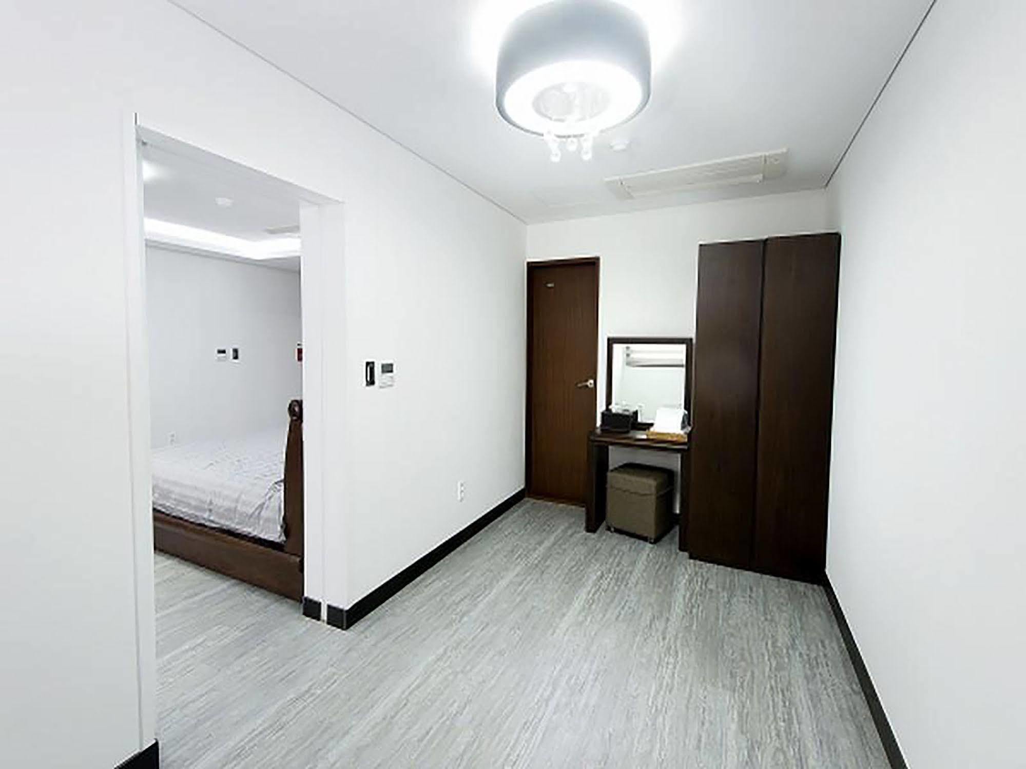 The Seri Resort Seogwipo-stad Buitenkant foto